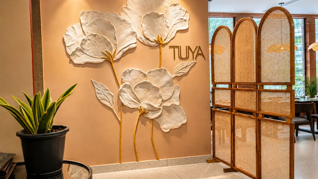 Tuya — after: the finished space